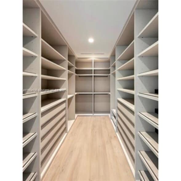 Building Photo - 345 W 46th St