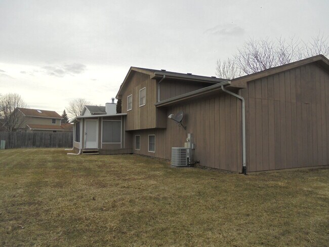 Building Photo - 3414 Cathy Dr