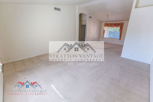 Building Photo - 10864 E Lindner Ave