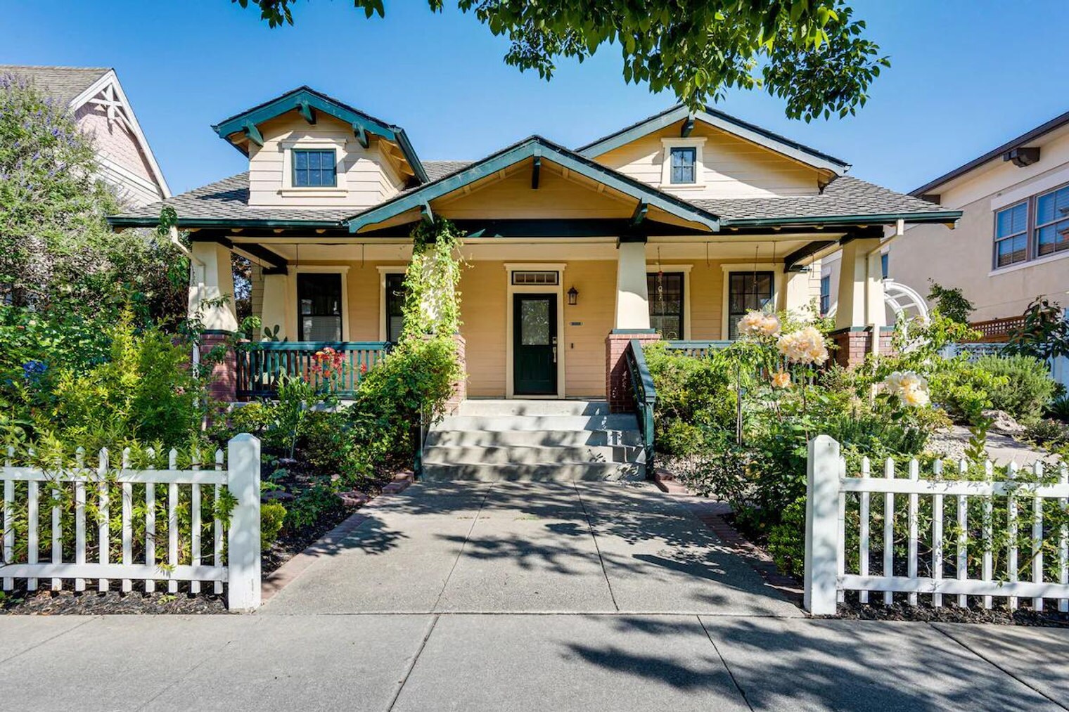 Building Photo - 1148 Promenade St