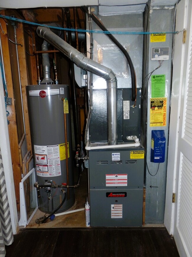 Building Photo - 5910 Bradley Ct N