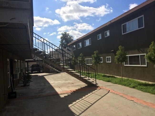 Building Photo - 1331-1349 E San Bruno Ave