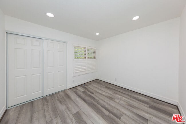 Building Photo - 1017 Via Colinas