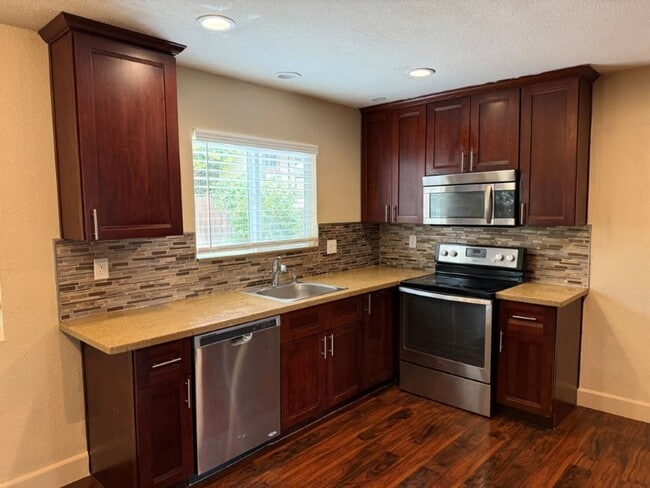 Building Photo - Unique 5 Bedroom 2 Story w/ Solar Suisun *...