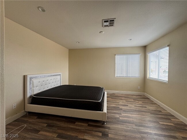 Building Photo - 4454 Bertram Ln