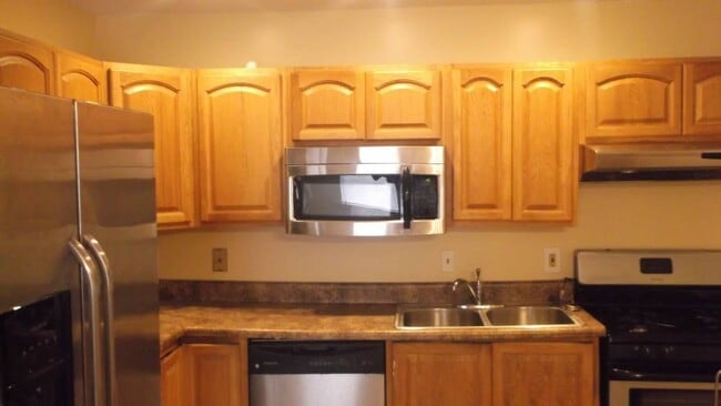 Building Photo - 1451 Roberts Rd