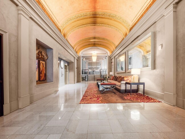 Building Photo - 51 N High St