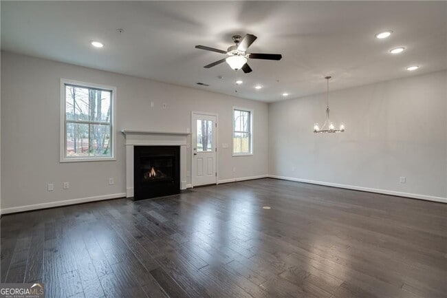Building Photo - 1095 Lawanna Dr