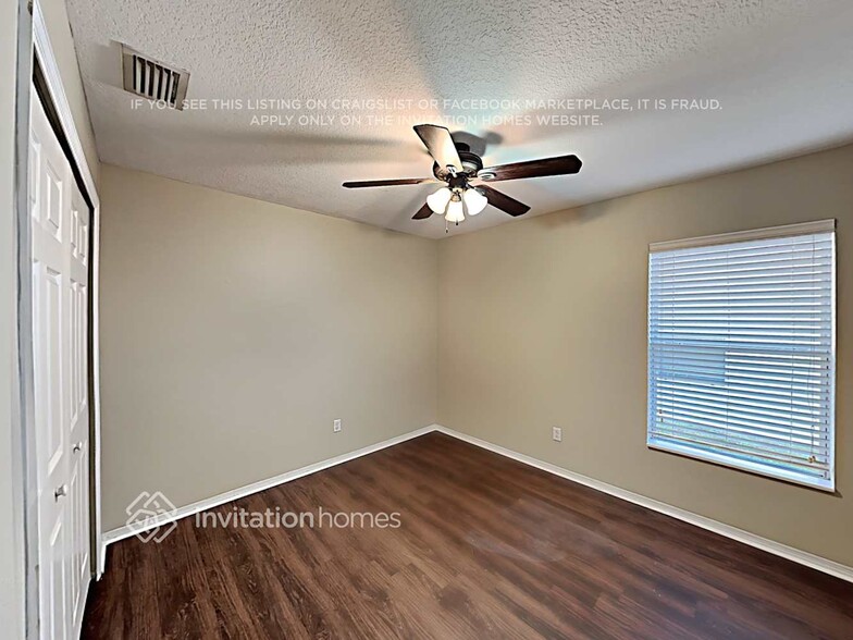 Building Photo - 3017 Park Ridge Ave