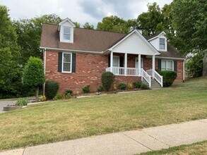 Building Photo - Charming 4 bedroom/3 bath Home in Franklin...