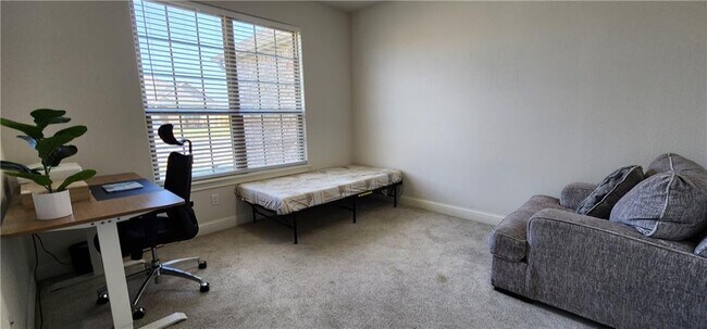 Building Photo - 1001 W Ashmore Landing Loop