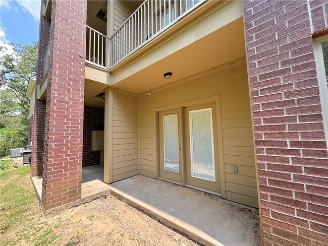 Building Photo - 1915 Dartmouth St