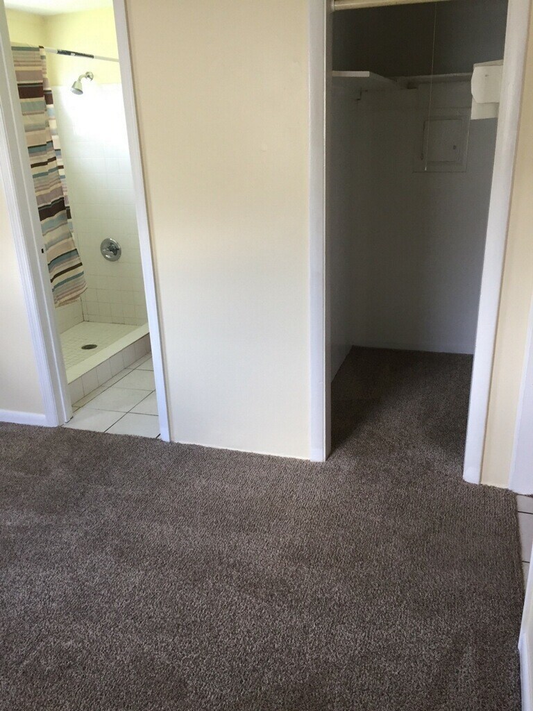 Building Photo - 685 HWY 441 SE