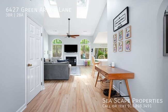 Building Photo - 6427 Green Arbor Ln