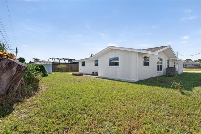 Building Photo - 420 Palm Creek Dr