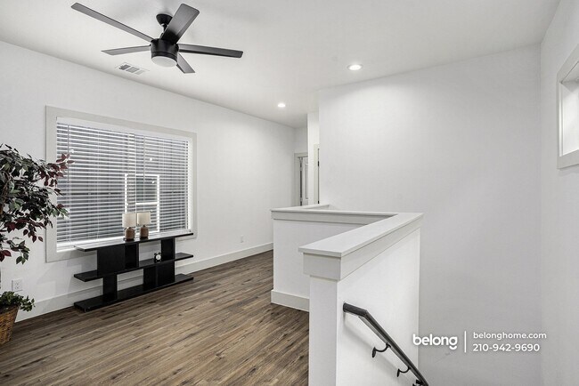 Building Photo - 321 Porter St