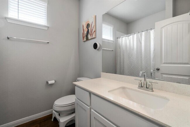 Building Photo - 212 Apache Plum Dr