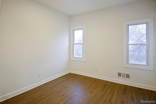 Building Photo - 6123 Commonwealth St