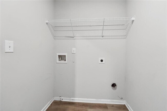 Building Photo - 1329 Rosemary Ln