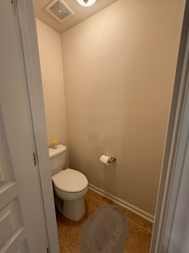 Building Photo - 8221 Saltwood Pl