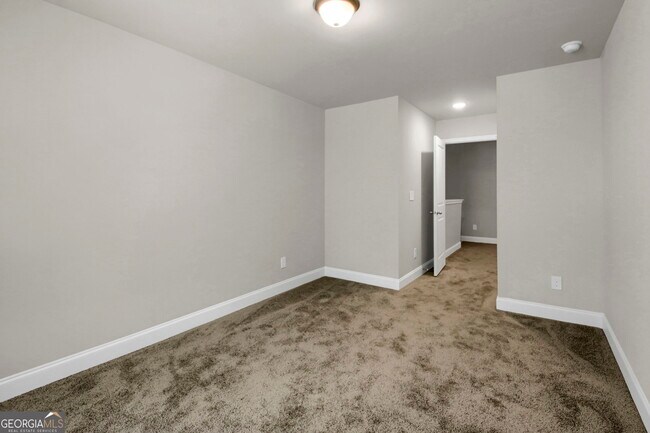 Building Photo - 340 McGiboney Ln