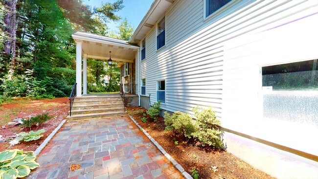 Building Photo - 22 Starview Dr