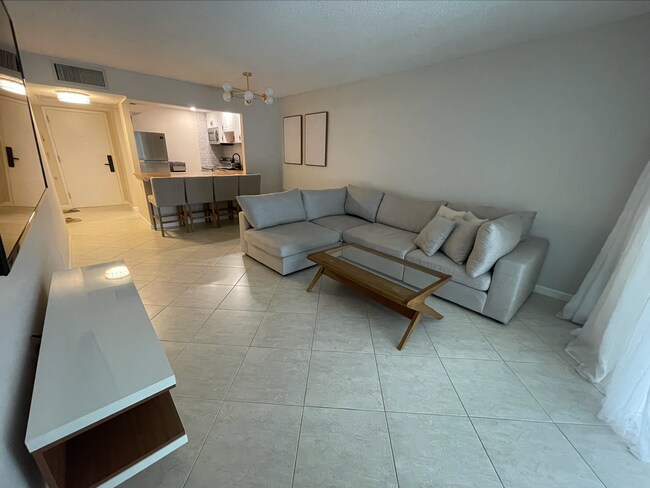 Primary Photo - 2000 Atlantic Shores Blvd