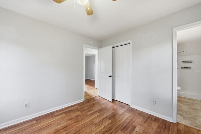 Building Photo - 116-118 Armon Ave