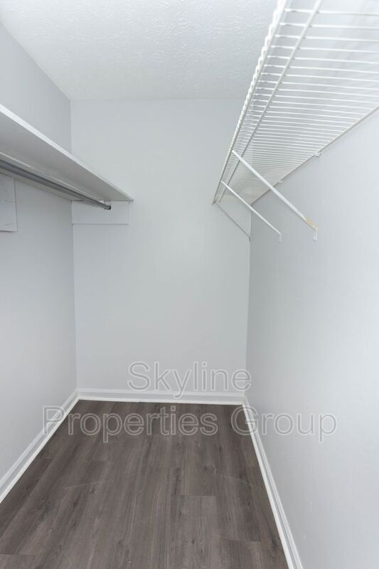 Building Photo - 5861 Dunn Rd