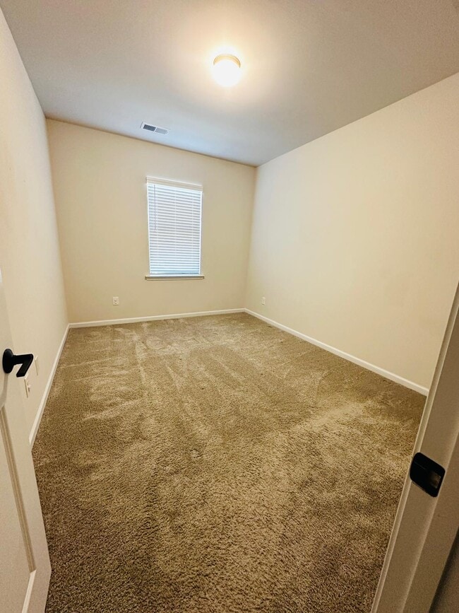 Building Photo - 1028 Grays Ml Rd