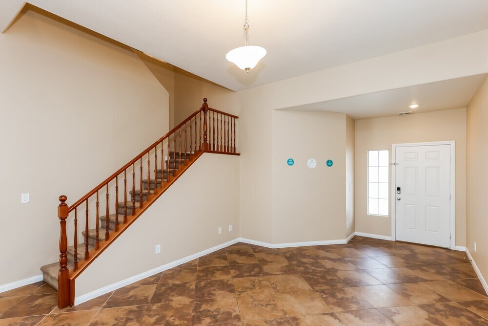 Building Photo - 9155 Dutch Oven Ct