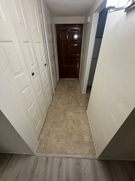 Building Photo - 2685 Woodstone Pl