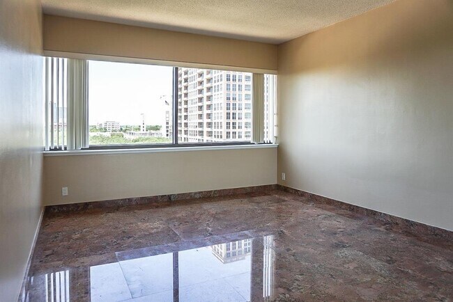 Building Photo - 5000 Montrose Blvd