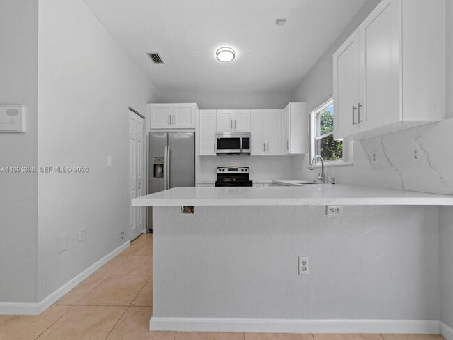 Building Photo - 5001 SW 140th Terrace