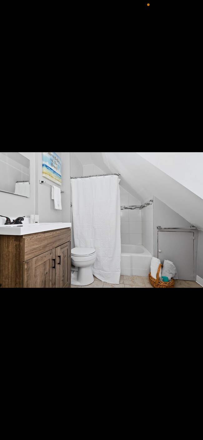 Bathroom - 10109 S Prospect Ave