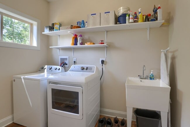 Building Photo - 11409 Weatherstone Dr
