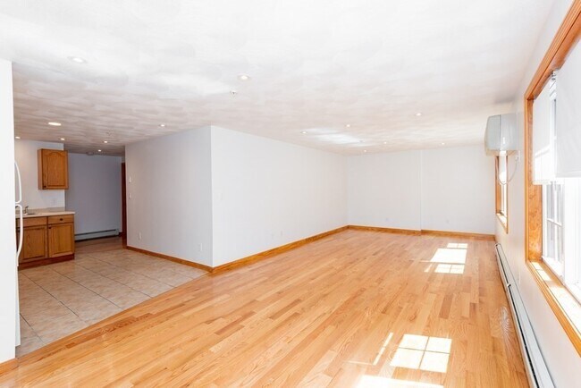 Building Photo - 19 Rosewood Dr