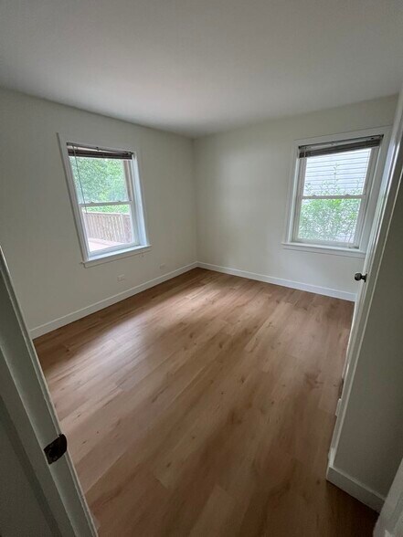 Building Photo - 127 S Forest Ave