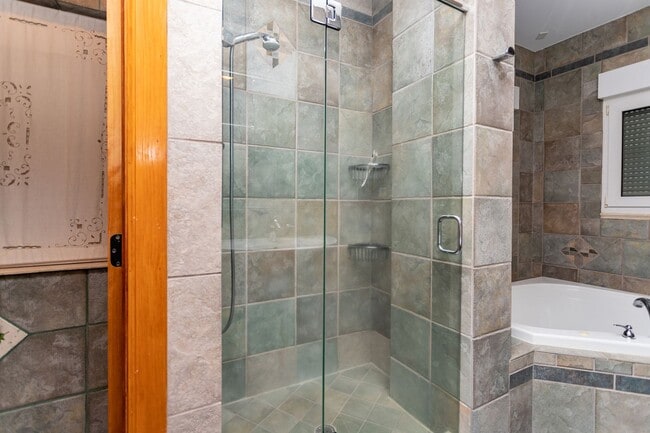 Building Photo - Charming 3-Bed, 2-Bath Home in Manitou Spr...