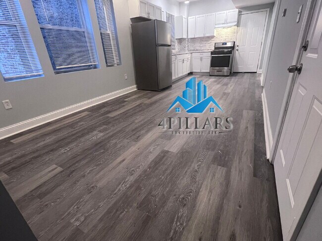 Building Photo - "Charming 3-Bed Gem in East Chicago – Spacious 1066 Sq Ft Retreat!"