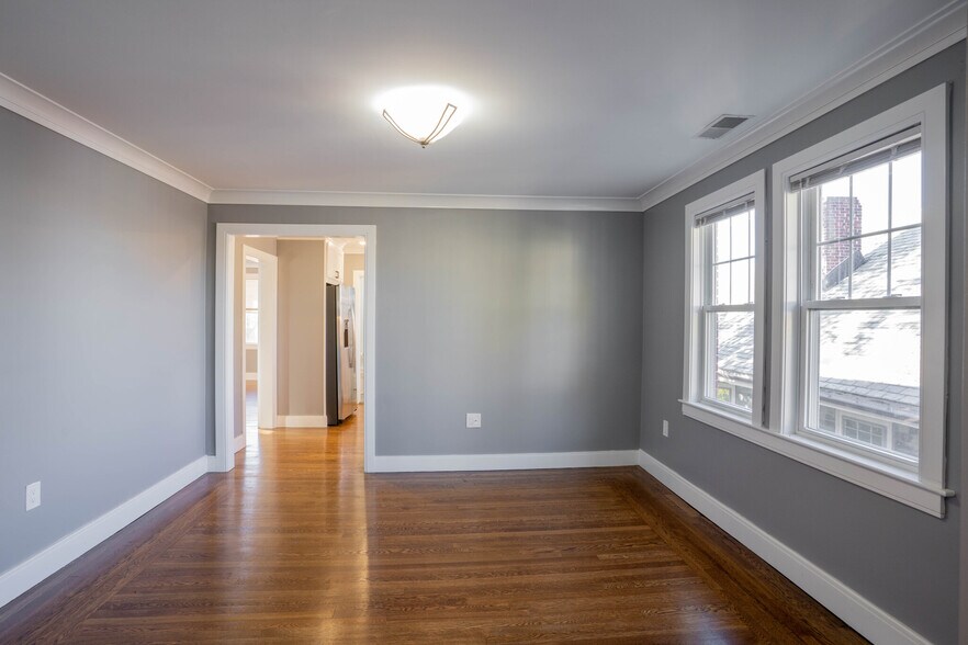 Building Photo - 17 Nottinghill Rd