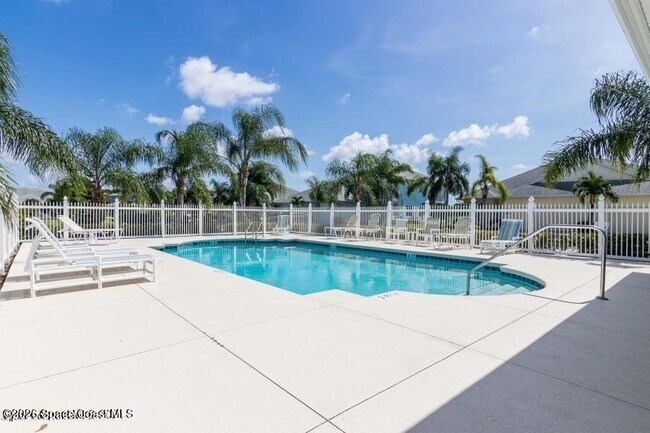 Building Photo - 1050 Eleuthera Dr NE