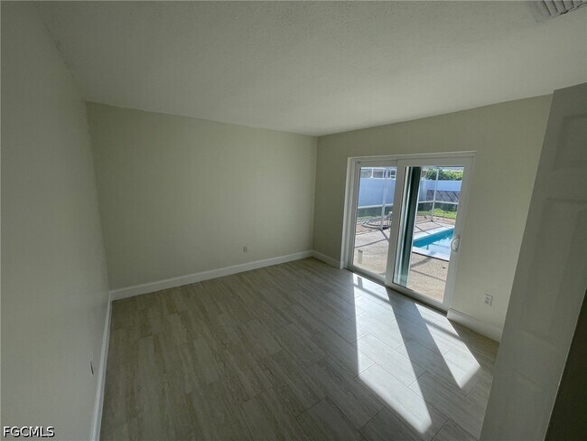 Building Photo - 3502 SE 22nd Pl