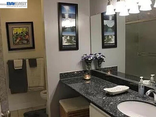 Building Photo - 1720 Halford Ave