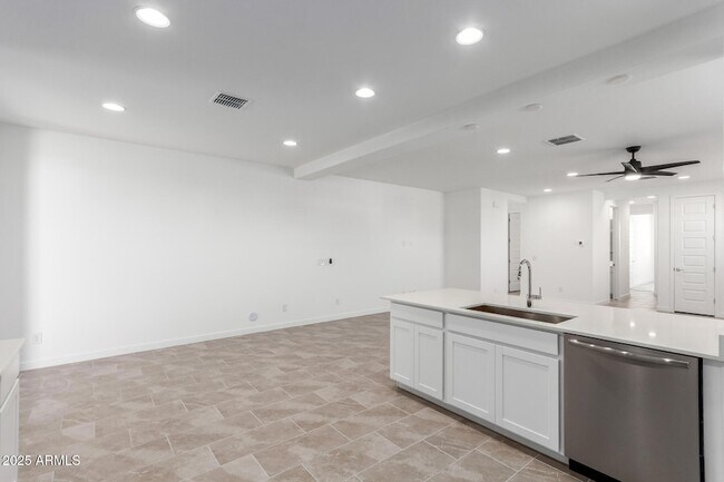 Building Photo - 3113 S 156th Ave