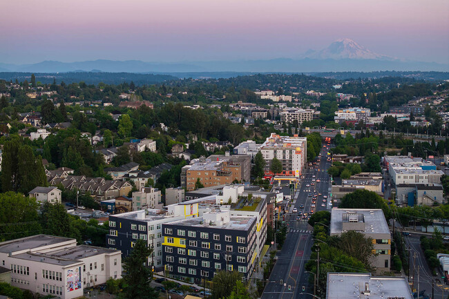 Building Photo - 622 Rainier Ave S