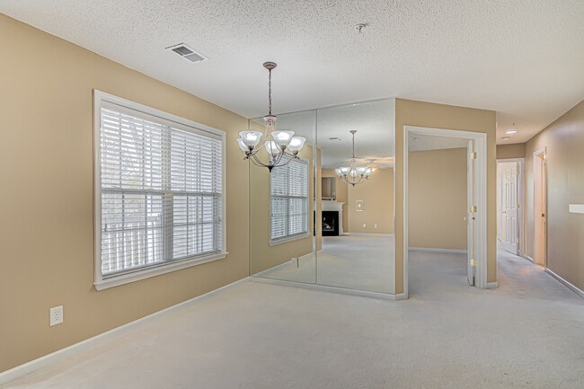 Building Photo - 6113 Hedgecock Cir