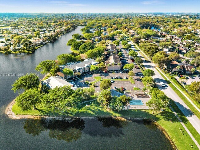 Building Photo - 1701 NW 96th Terrace