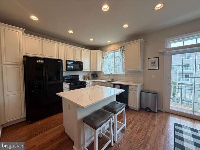 Building Photo - 4587 Derring Ln