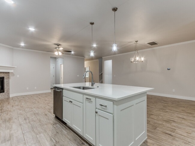 Building Photo - 1463 Hickory Trl